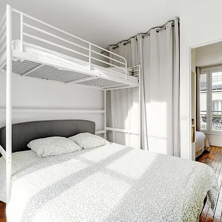 Tour Eiffel - Rue Cler Apartment